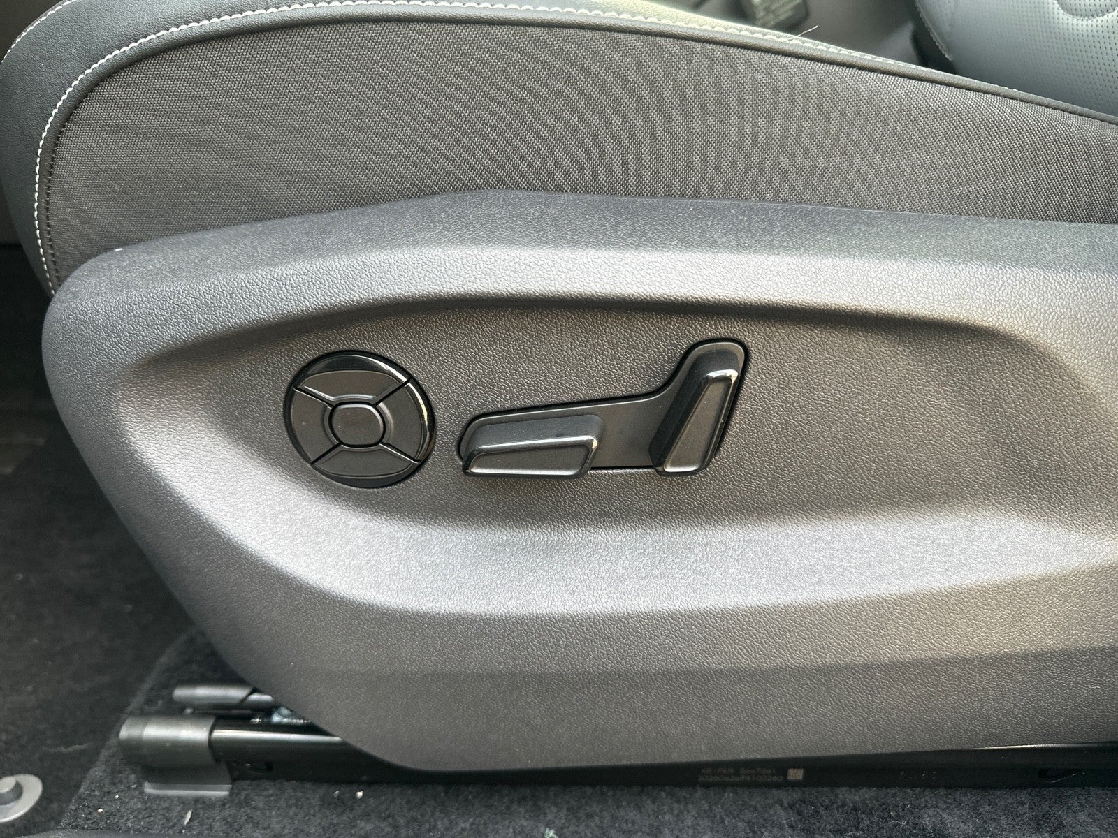 2026 Volkswagen Tiguan 2.0T SE R-Line Black FWD