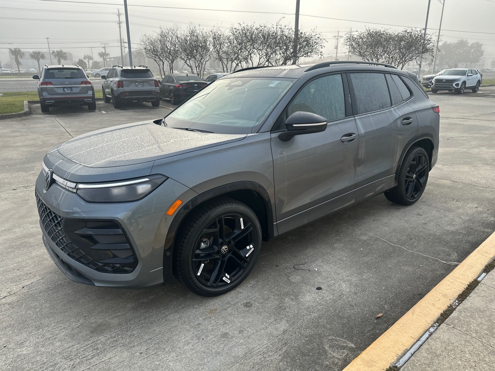 2026 Volkswagen Tiguan 2.0T SE R-Line Black FWD