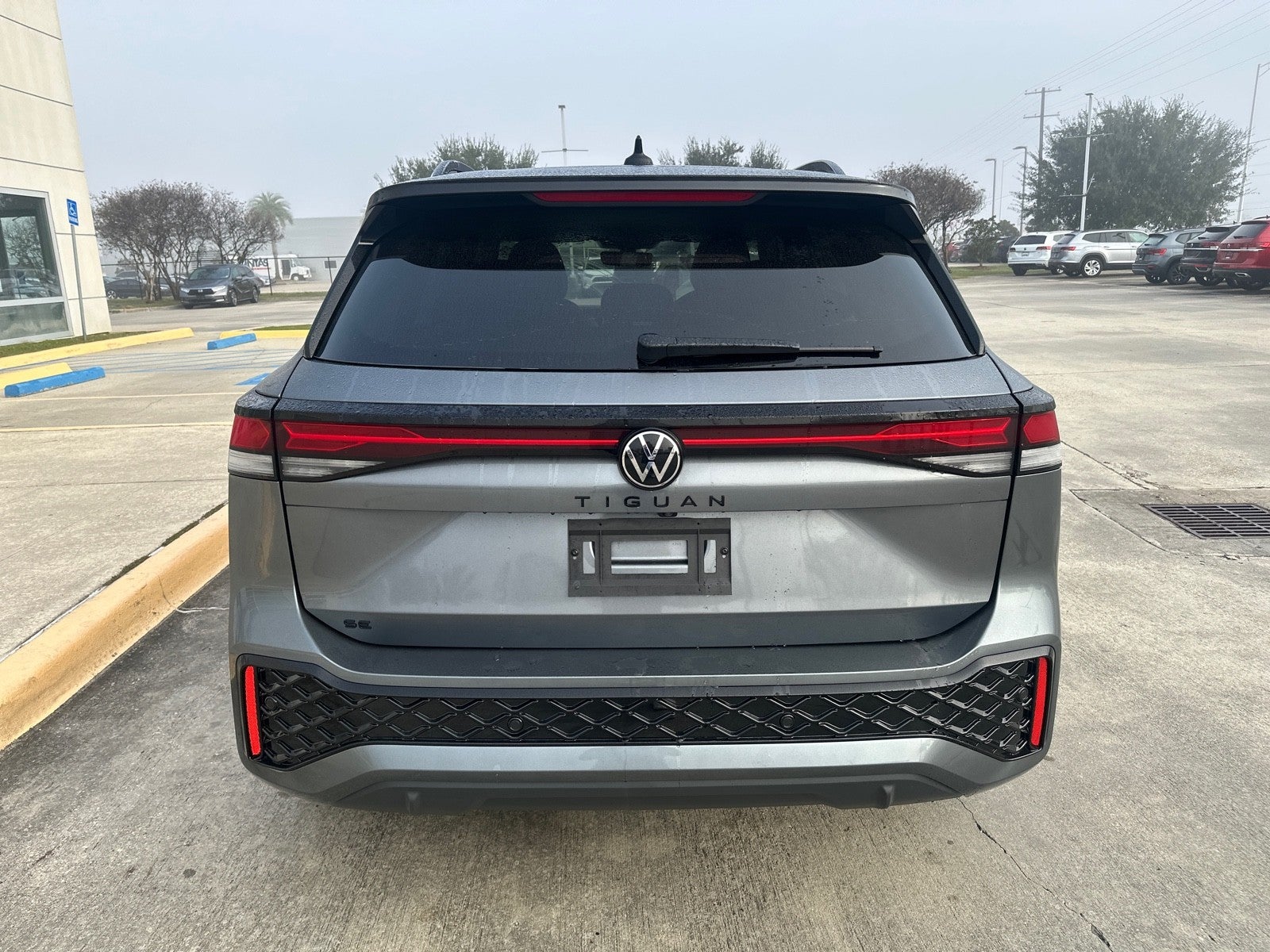 2026 Volkswagen Tiguan 2.0T SE R-Line Black FWD