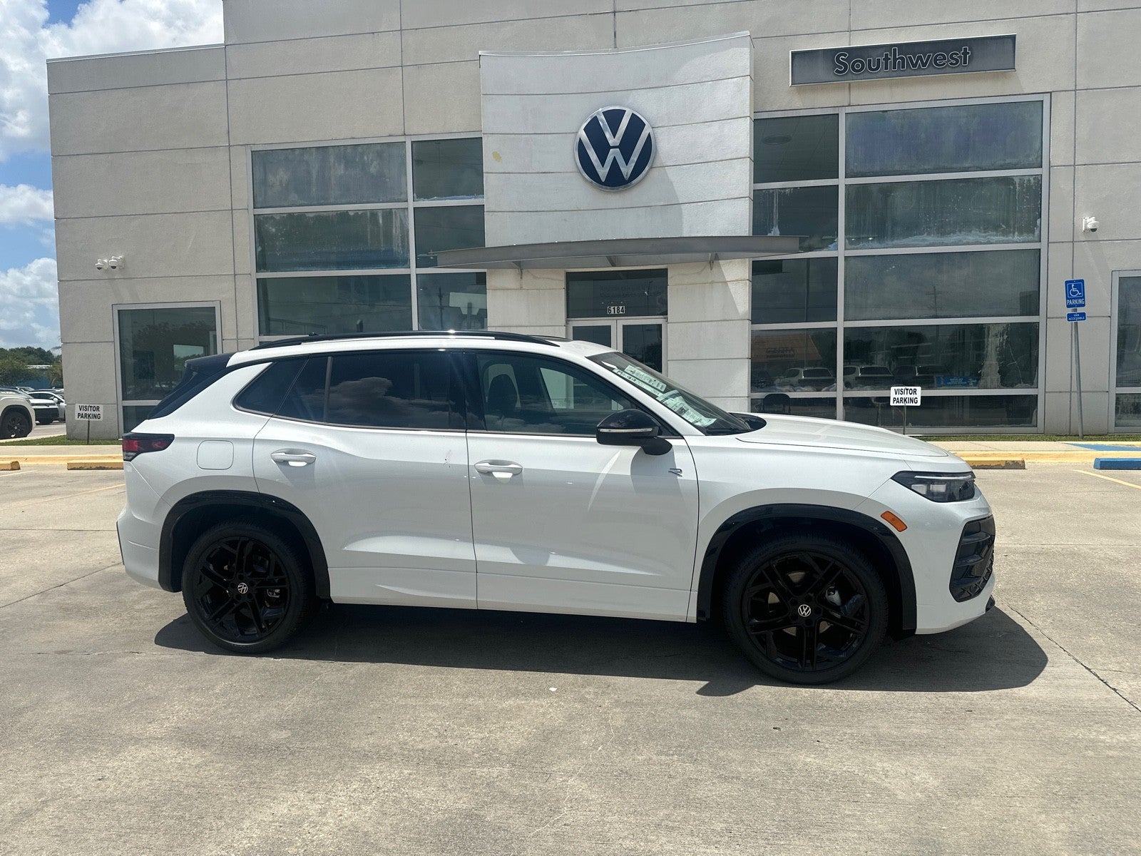 2026 Volkswagen Tiguan 2.0T SE R-Line Black FWD