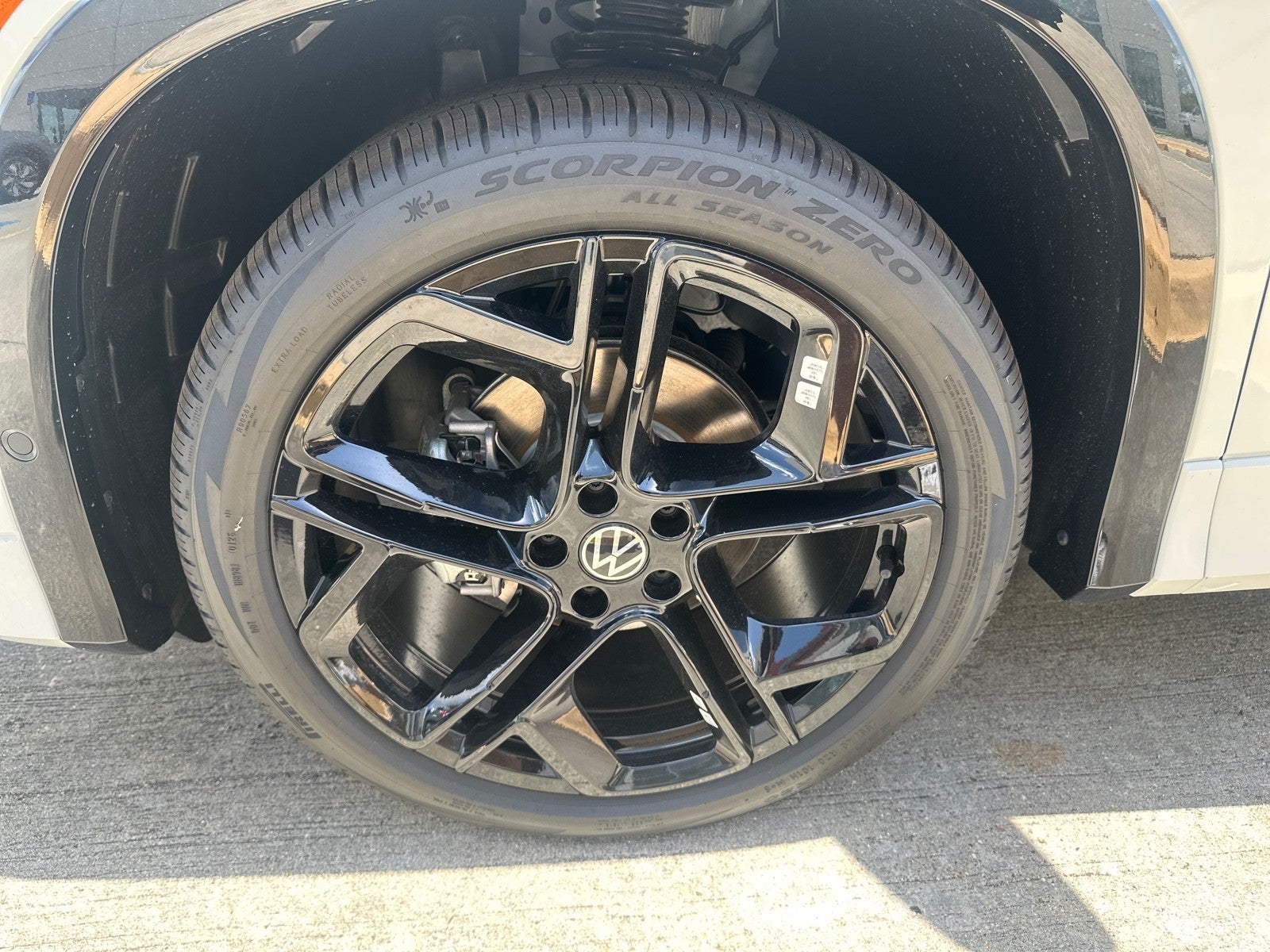 2026 Volkswagen Tiguan 2.0T SE R-Line Black FWD