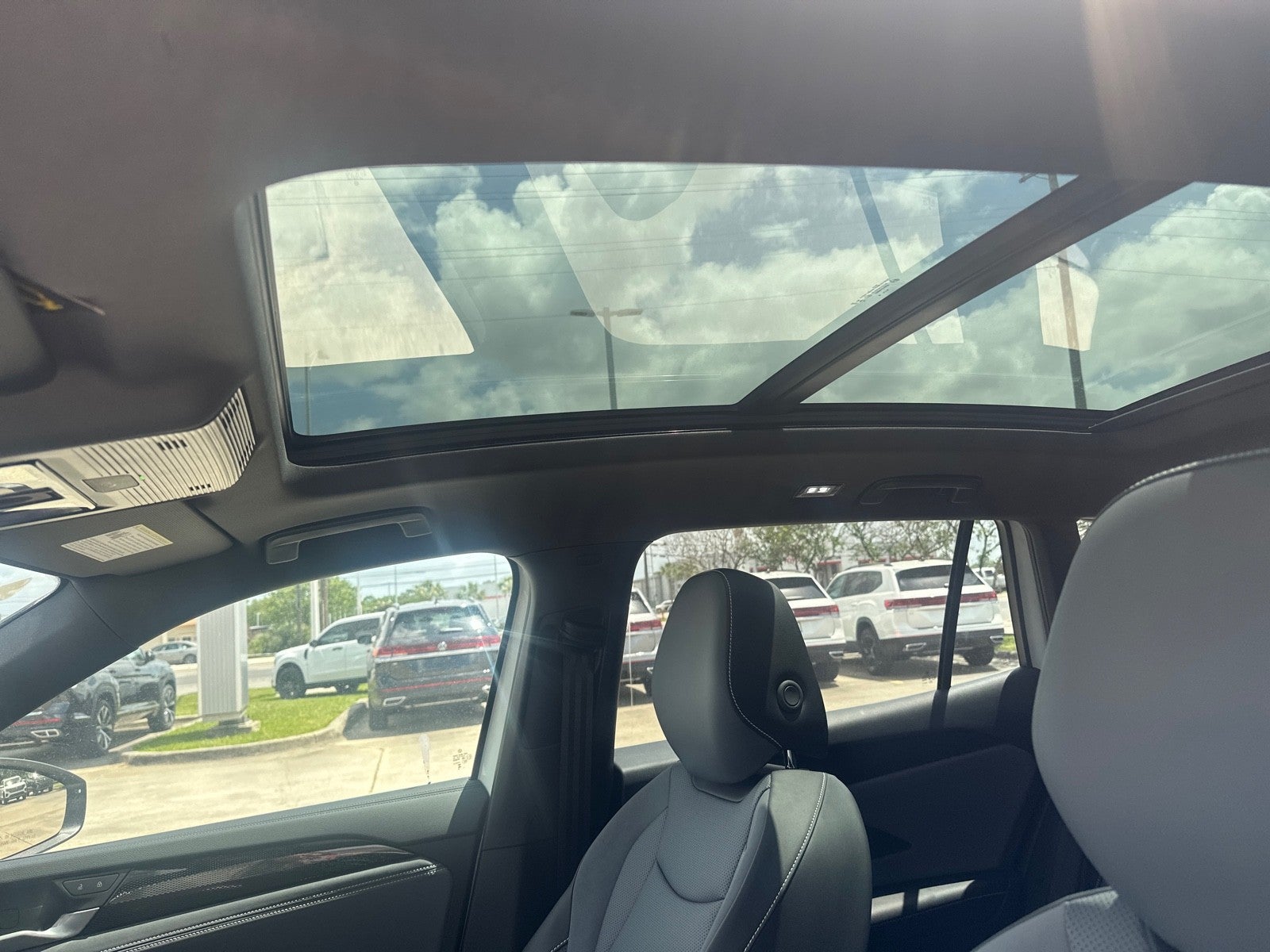 2026 Volkswagen Tiguan 2.0T SE R-Line Black FWD