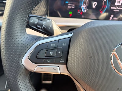 2026 Volkswagen Tiguan SE R-Line Black FWD
