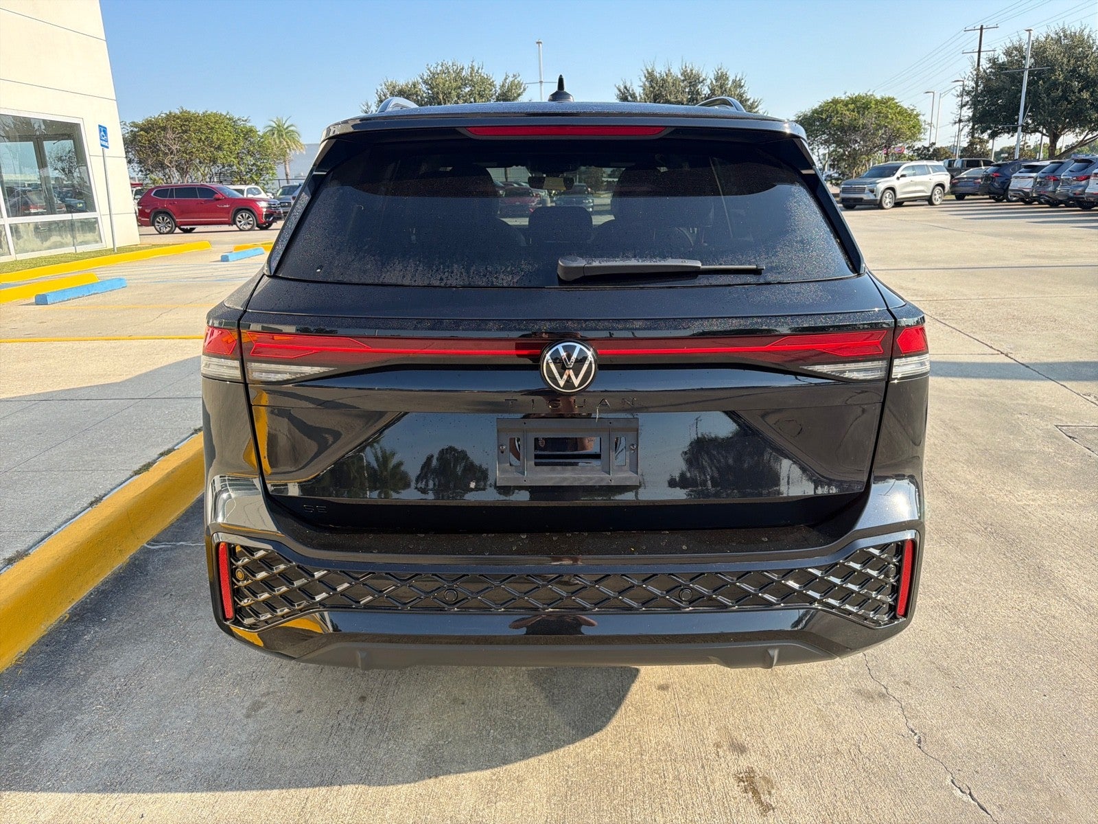 2026 Volkswagen Tiguan SE R-Line Black FWD