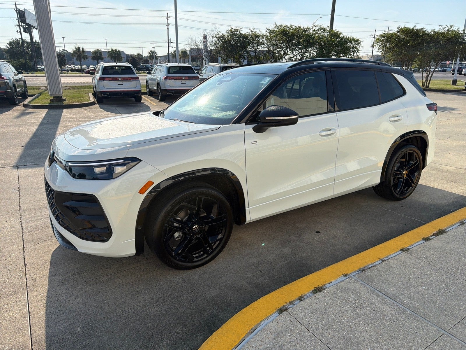 2026 Volkswagen Tiguan SE R-Line Black FWD