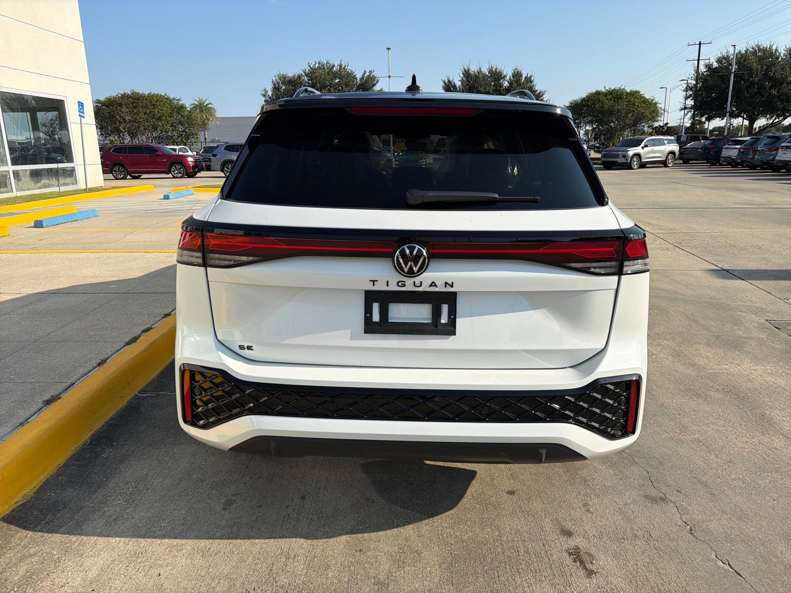2026 Volkswagen Tiguan SE R-Line Black FWD