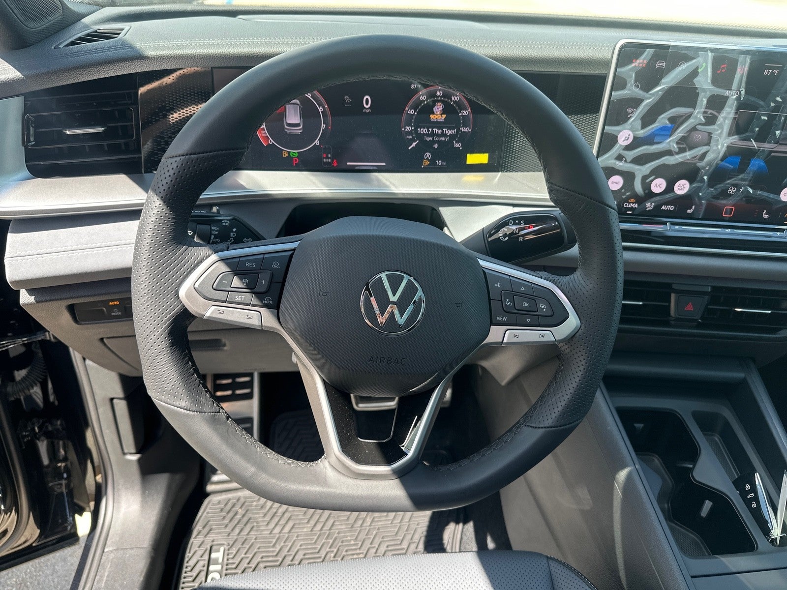 2026 Volkswagen Tiguan 2.0T SE R-Line Black FWD