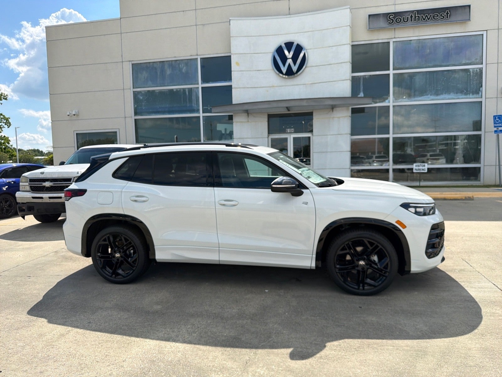 2026 Volkswagen Tiguan SE R-Line Black FWD