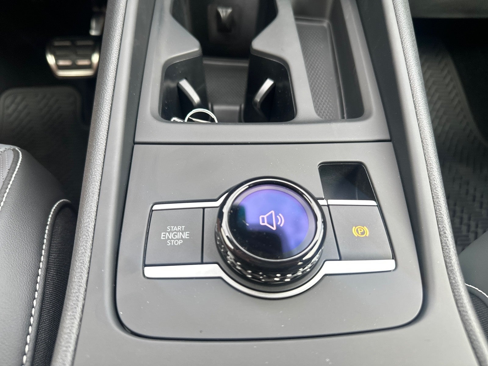 2026 Volkswagen Tiguan 2.0T SE R-Line Black FWD