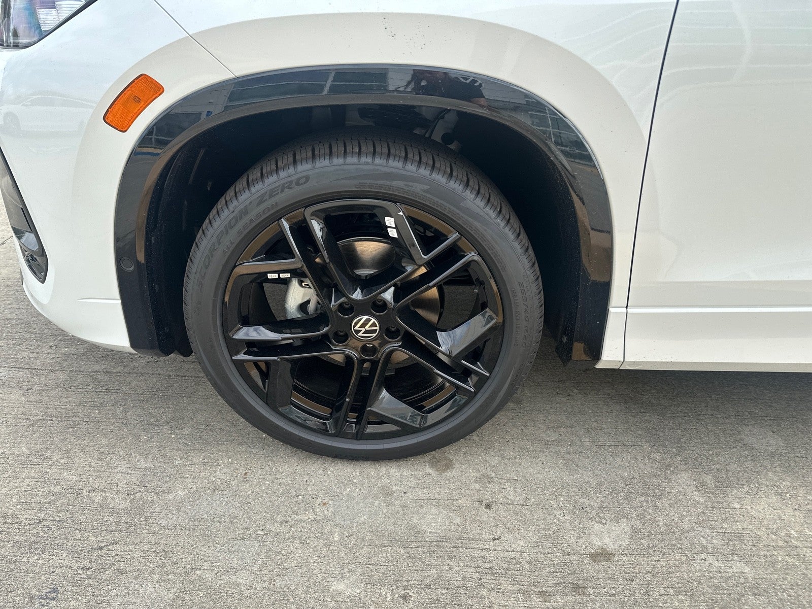 2026 Volkswagen Tiguan 2.0T SE R-Line Black FWD