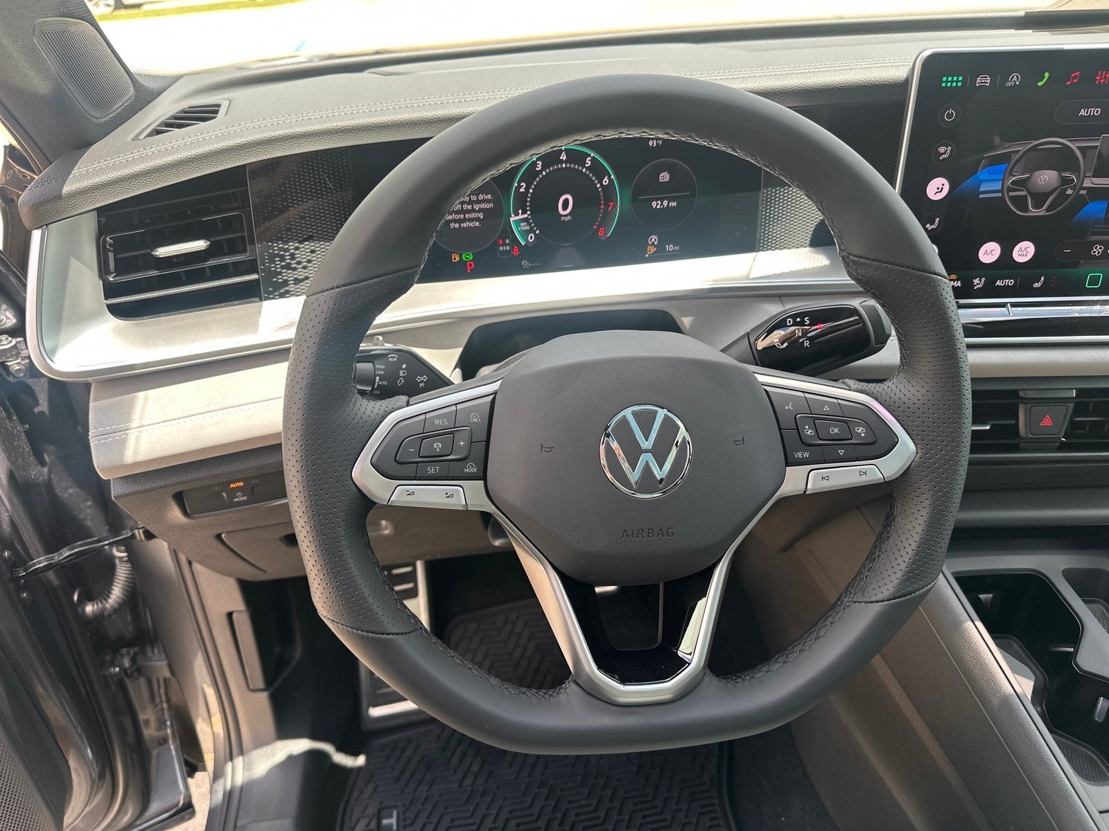 2026 Volkswagen Tiguan SE R-Line Black FWD