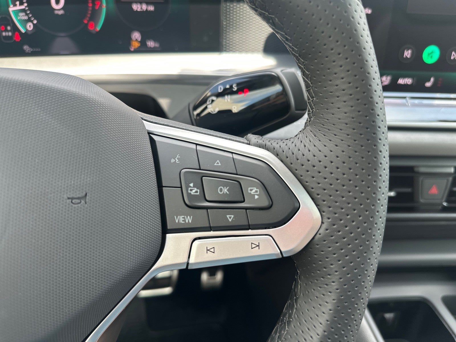 2026 Volkswagen Tiguan SE R-Line Black FWD
