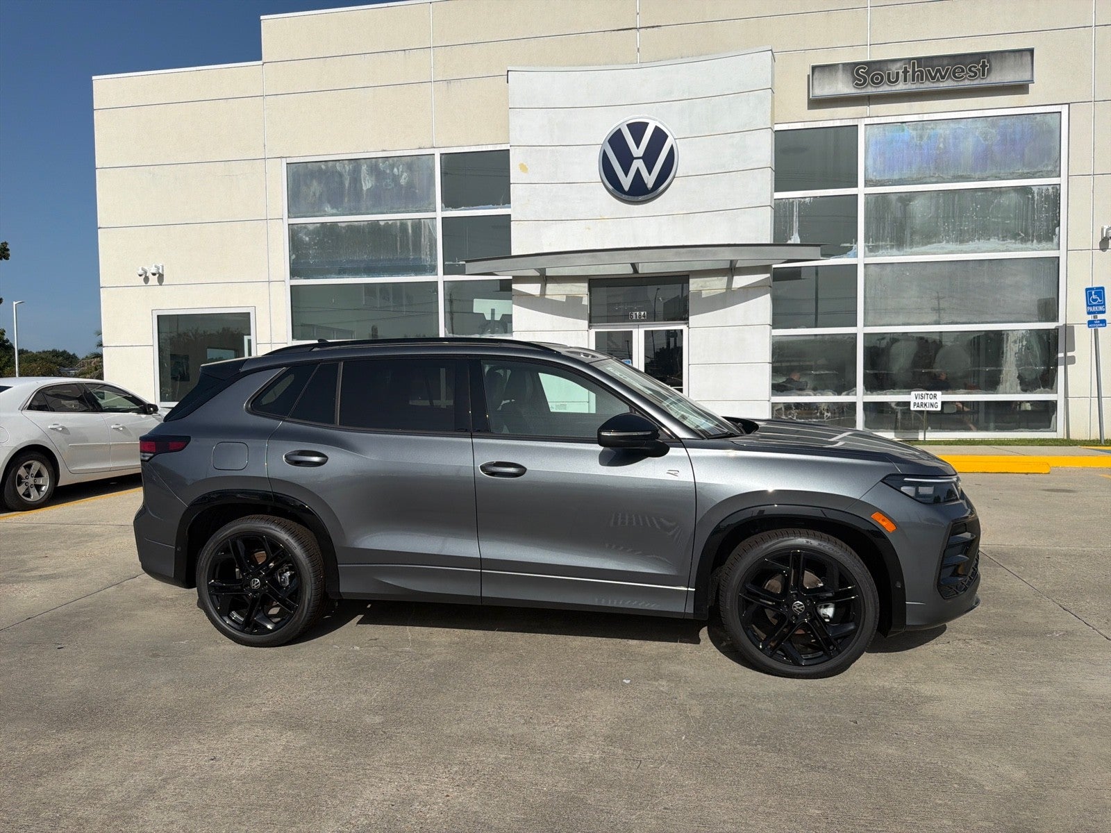 2026 Volkswagen Tiguan SE R-Line Black