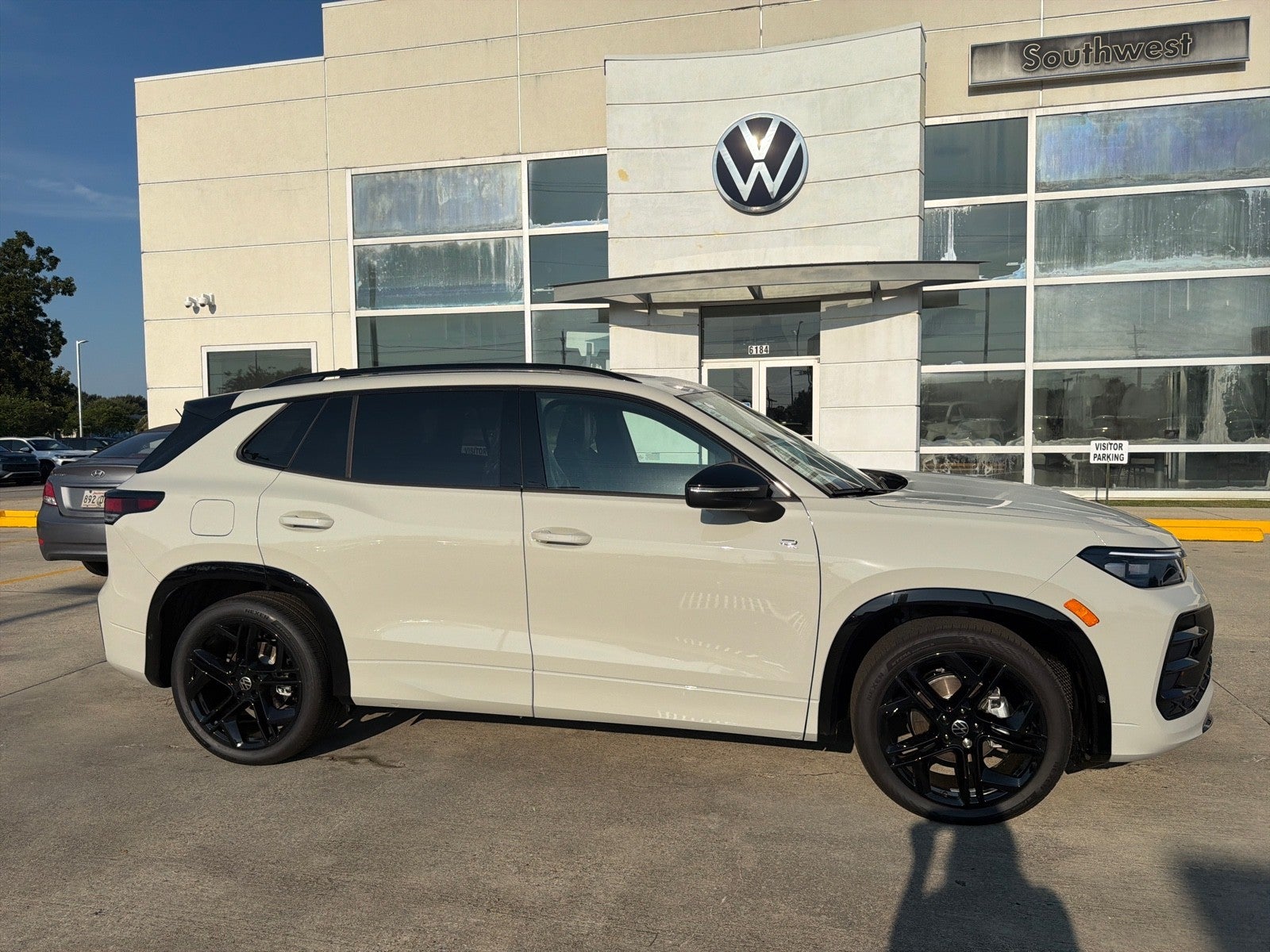 2026 Volkswagen Tiguan SE R-Line Black