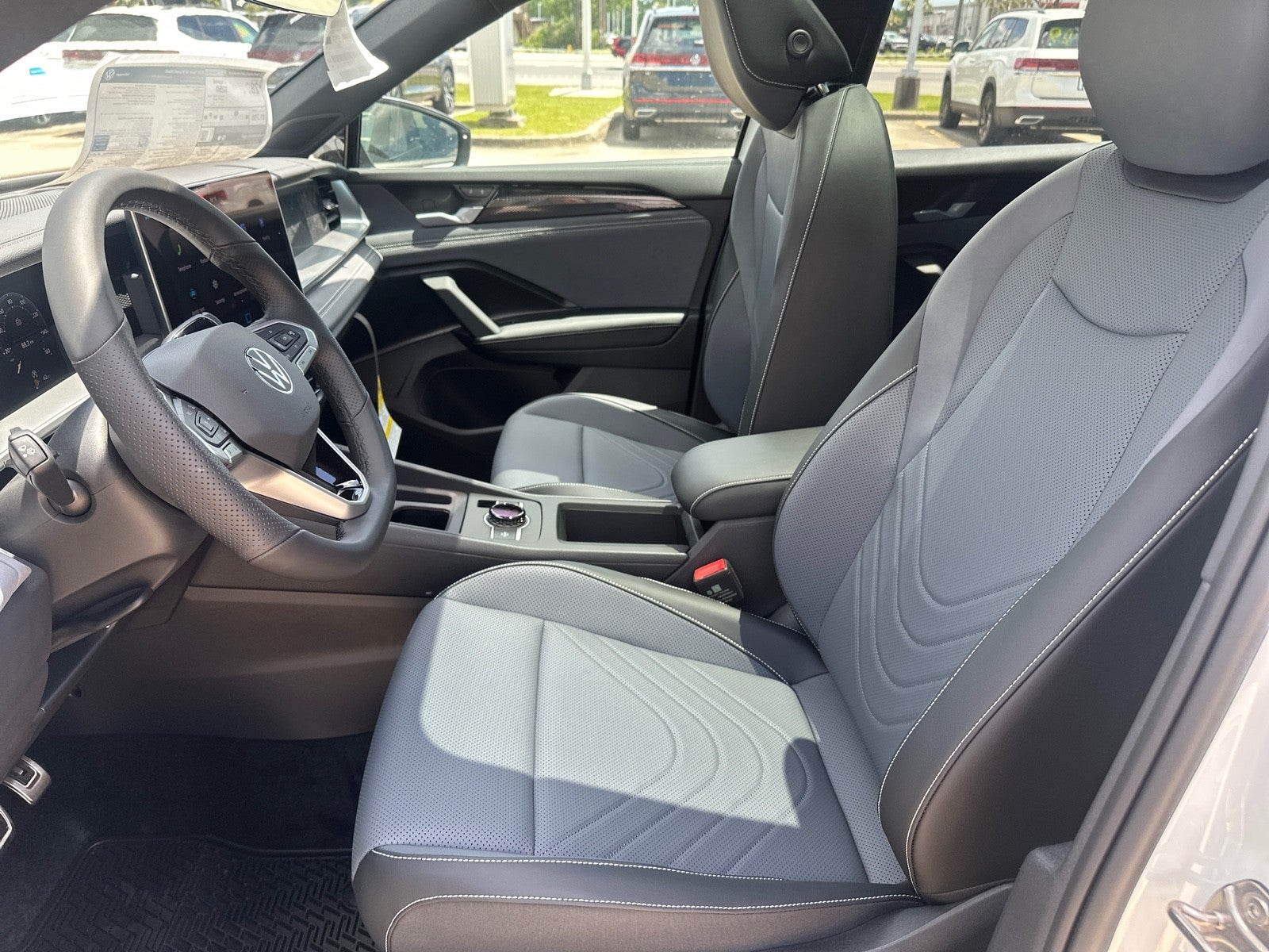 2026 Volkswagen Tiguan SE R-Line Black FWD