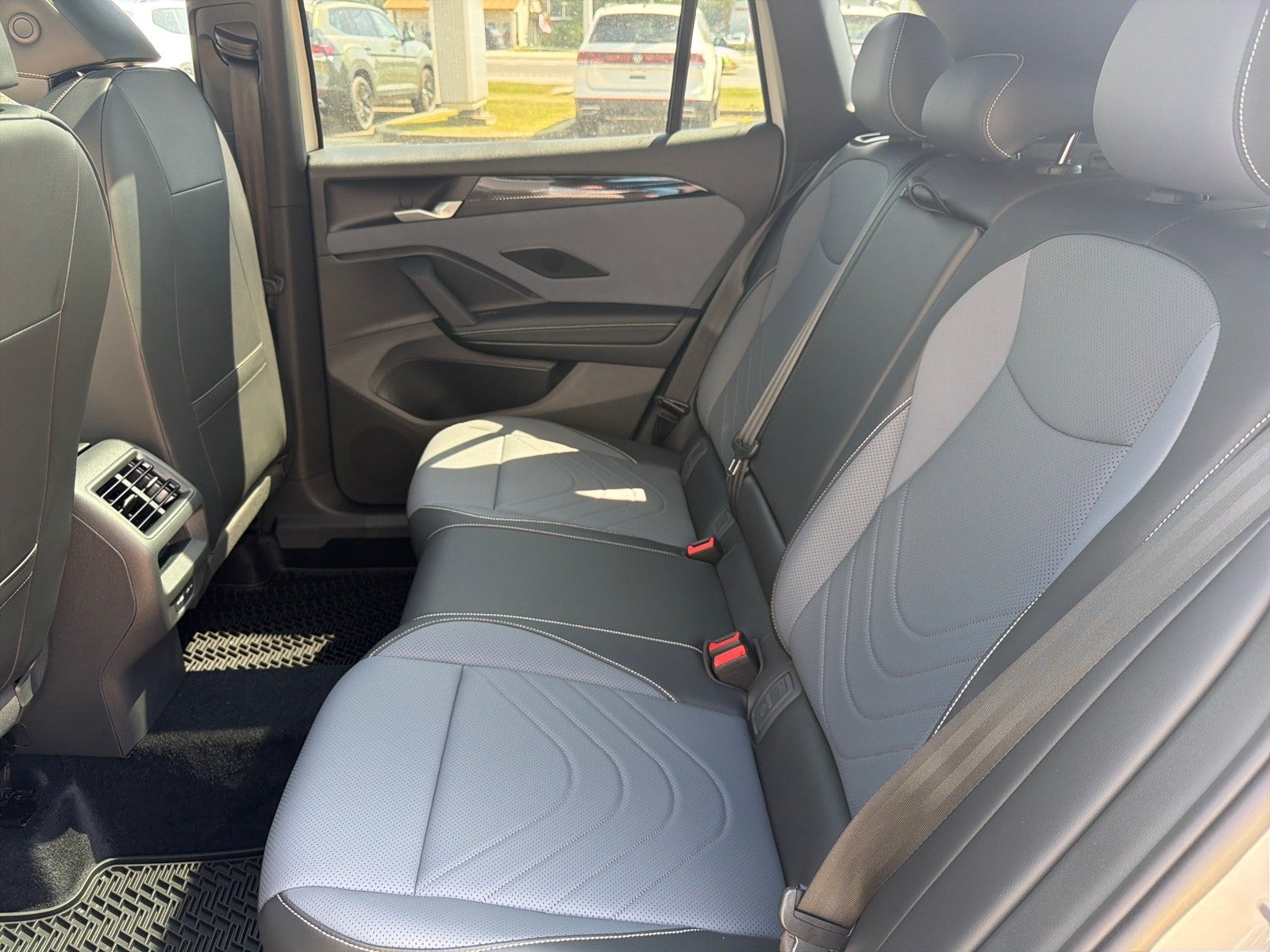 2026 Volkswagen Tiguan SE R-Line Black FWD