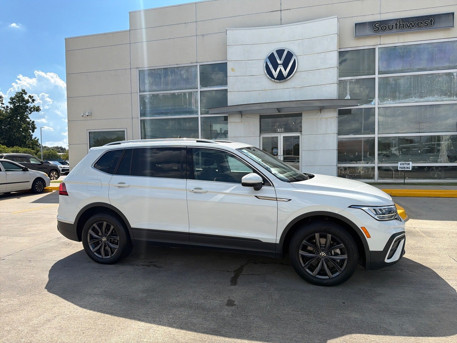 2023 Volkswagen Tiguan 2.0T SE