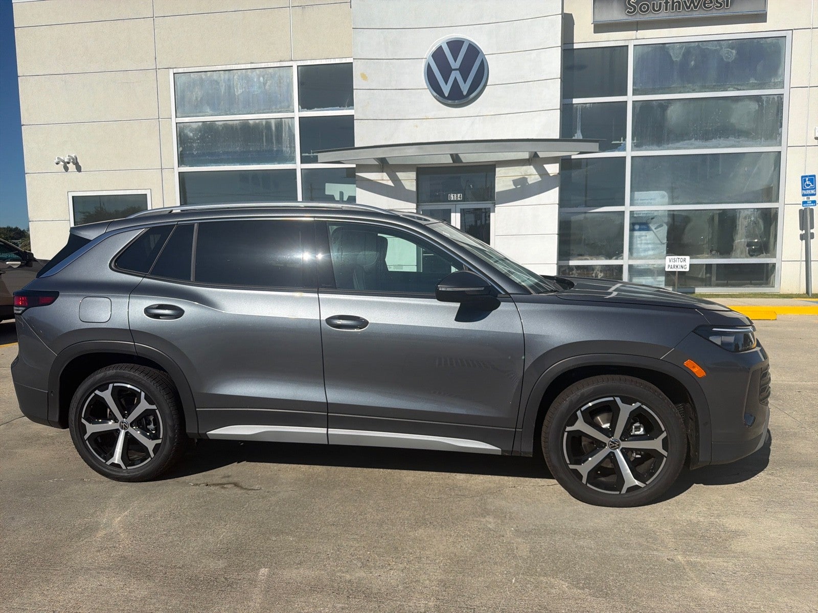 2026 Volkswagen Tiguan SE FWD