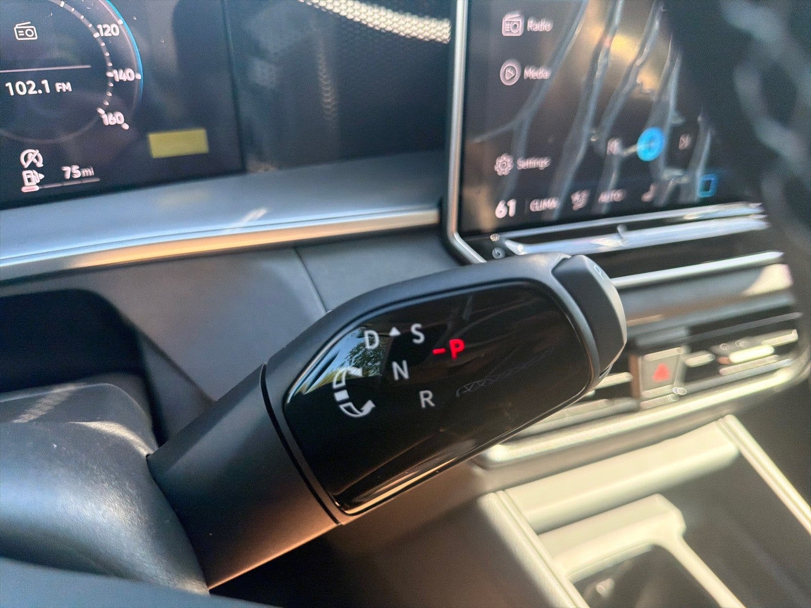 2026 Volkswagen Tiguan SE FWD