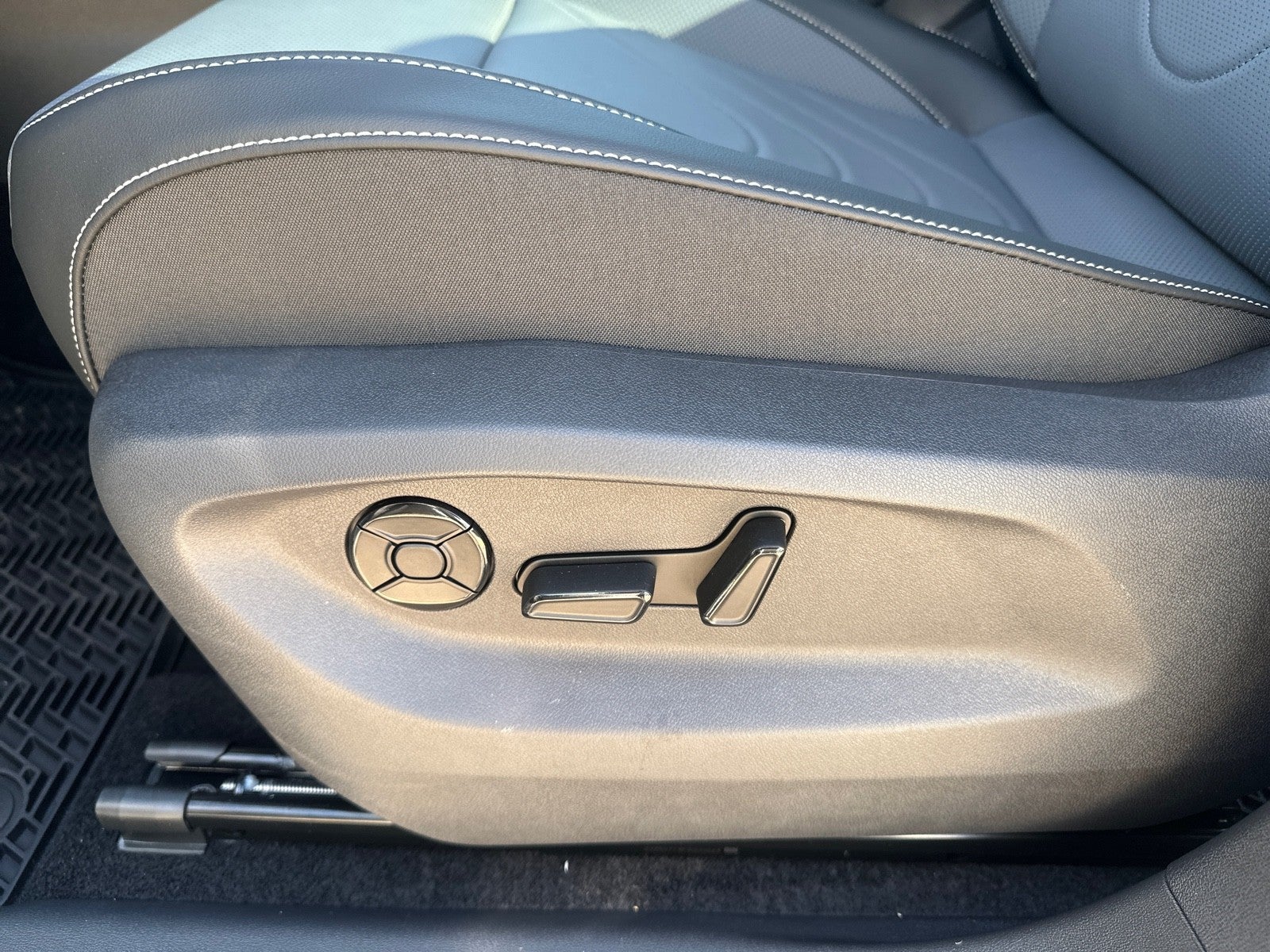 2026 Volkswagen Tiguan 2.0T SE FWD