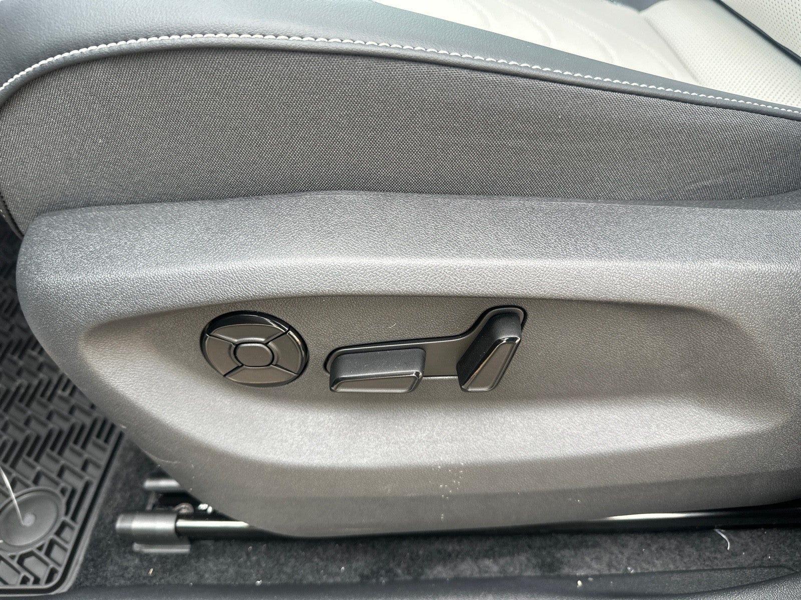 2026 Volkswagen Tiguan 2.0T SE FWD