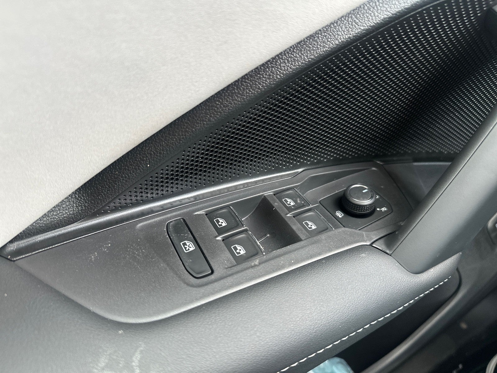 2026 Volkswagen Tiguan 2.0T SE FWD