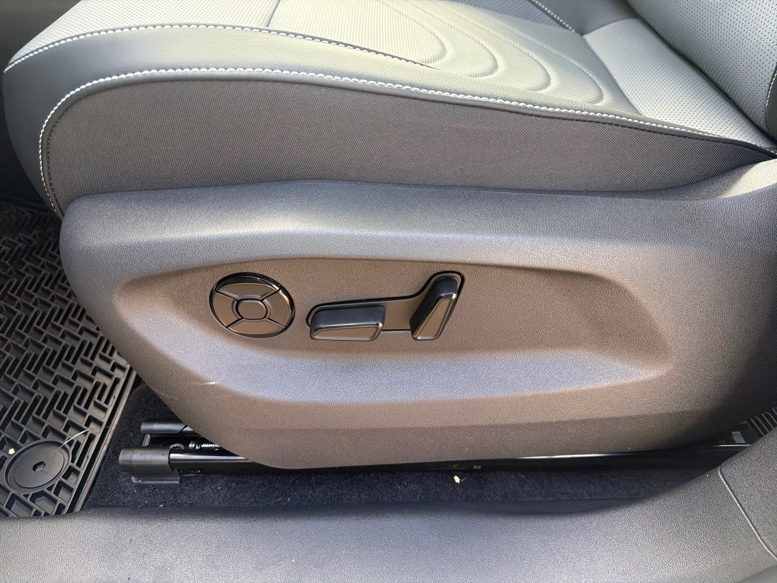 2026 Volkswagen Tiguan SE FWD