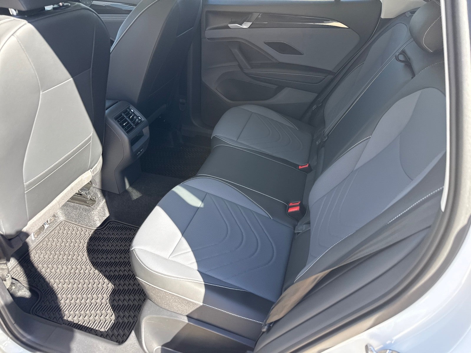 2026 Volkswagen Tiguan 2.0T SE FWD