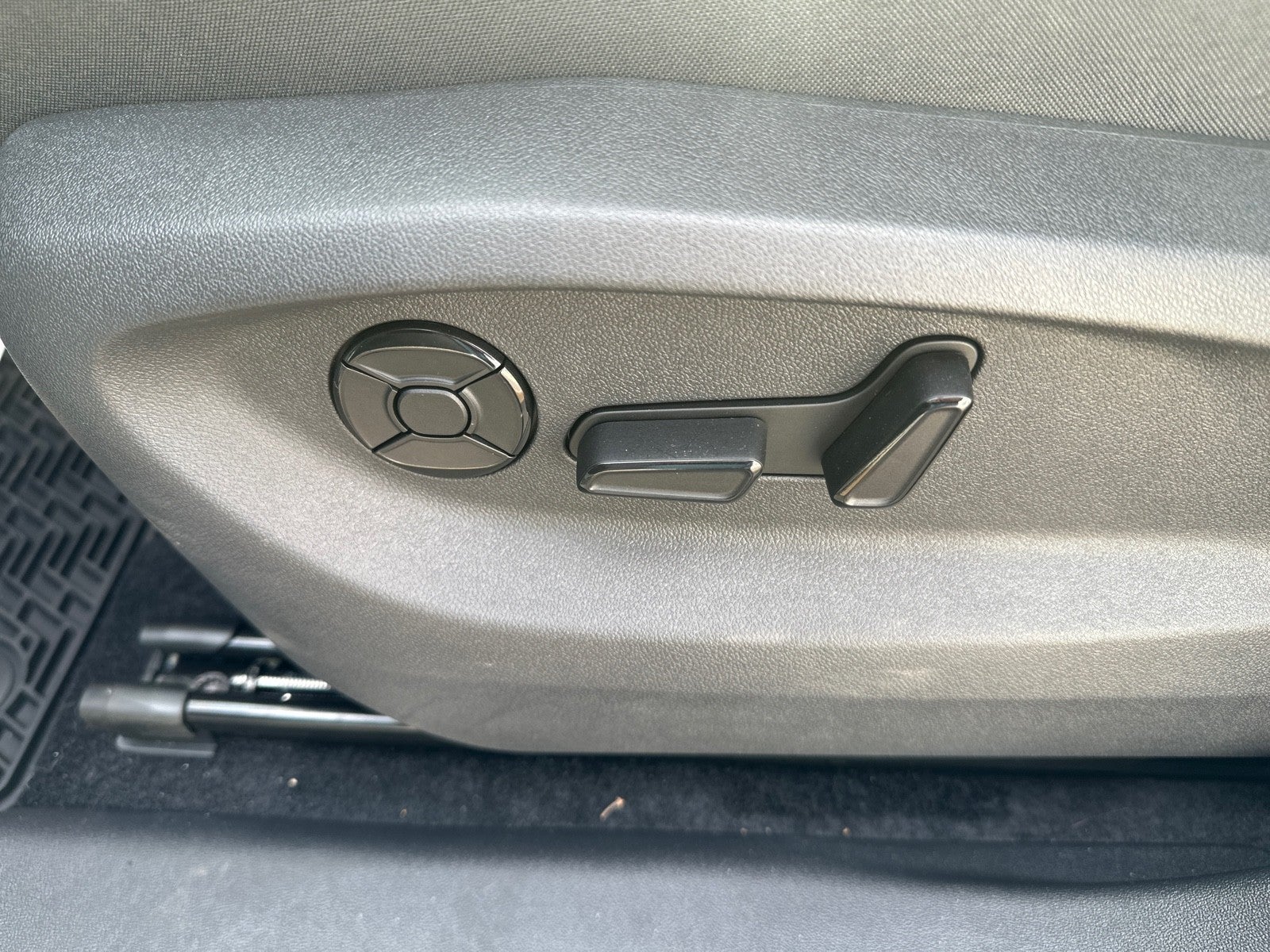 2026 Volkswagen Tiguan 2.0T SE FWD