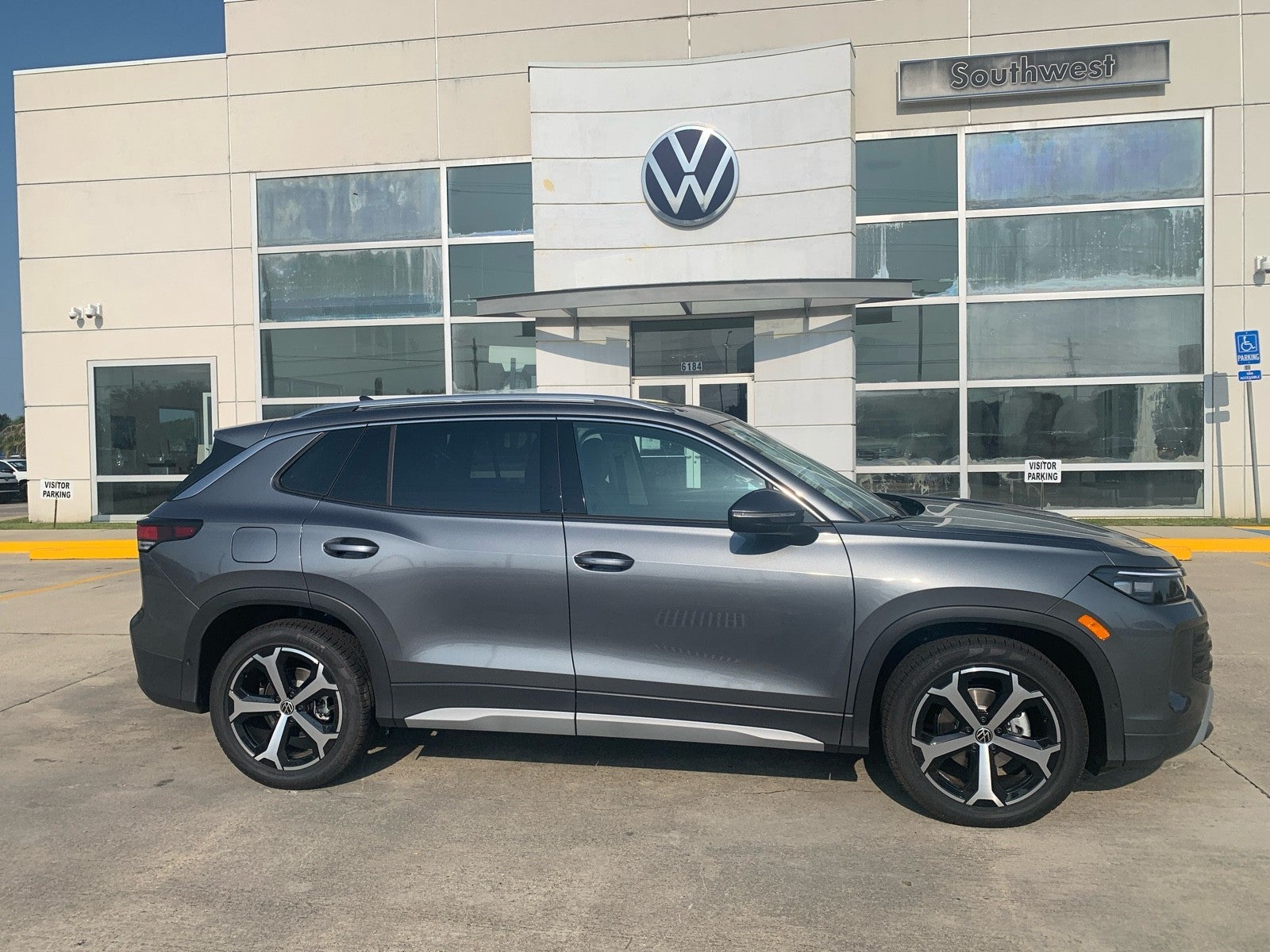 2026 Volkswagen Tiguan SE FWD