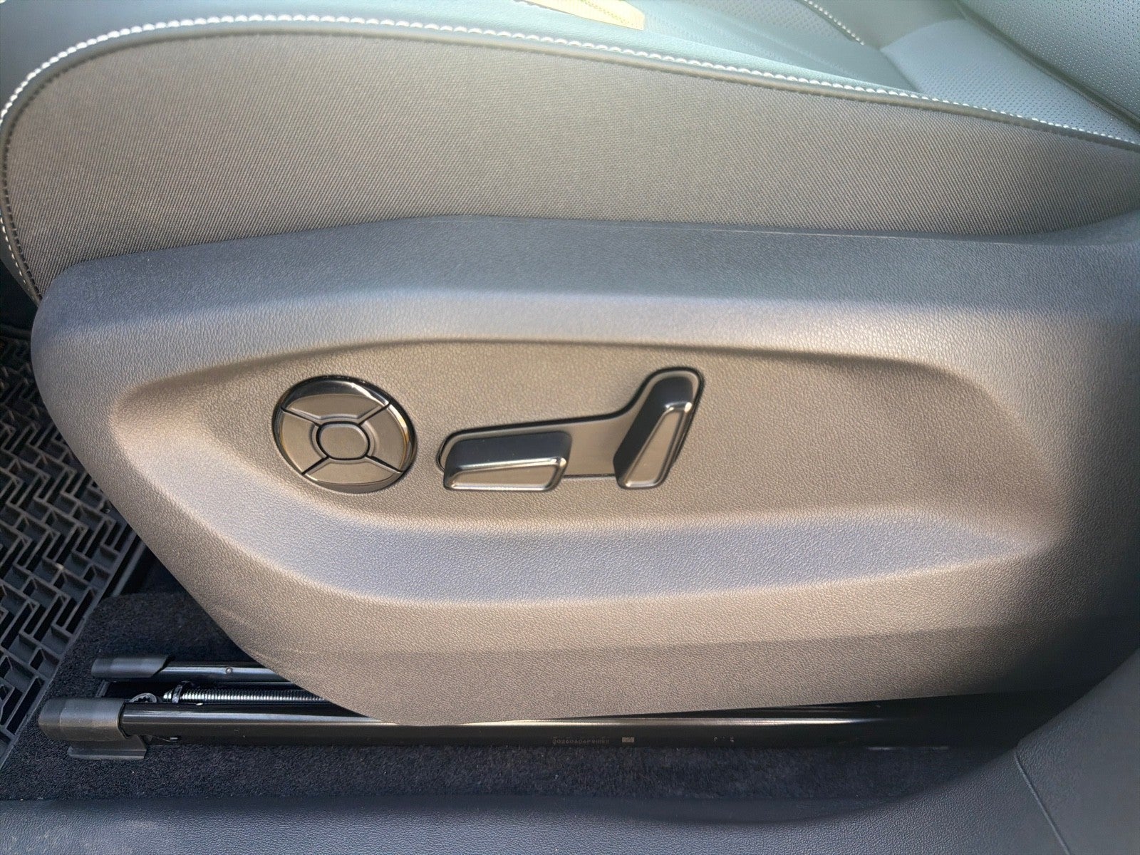 2026 Volkswagen Tiguan SE FWD