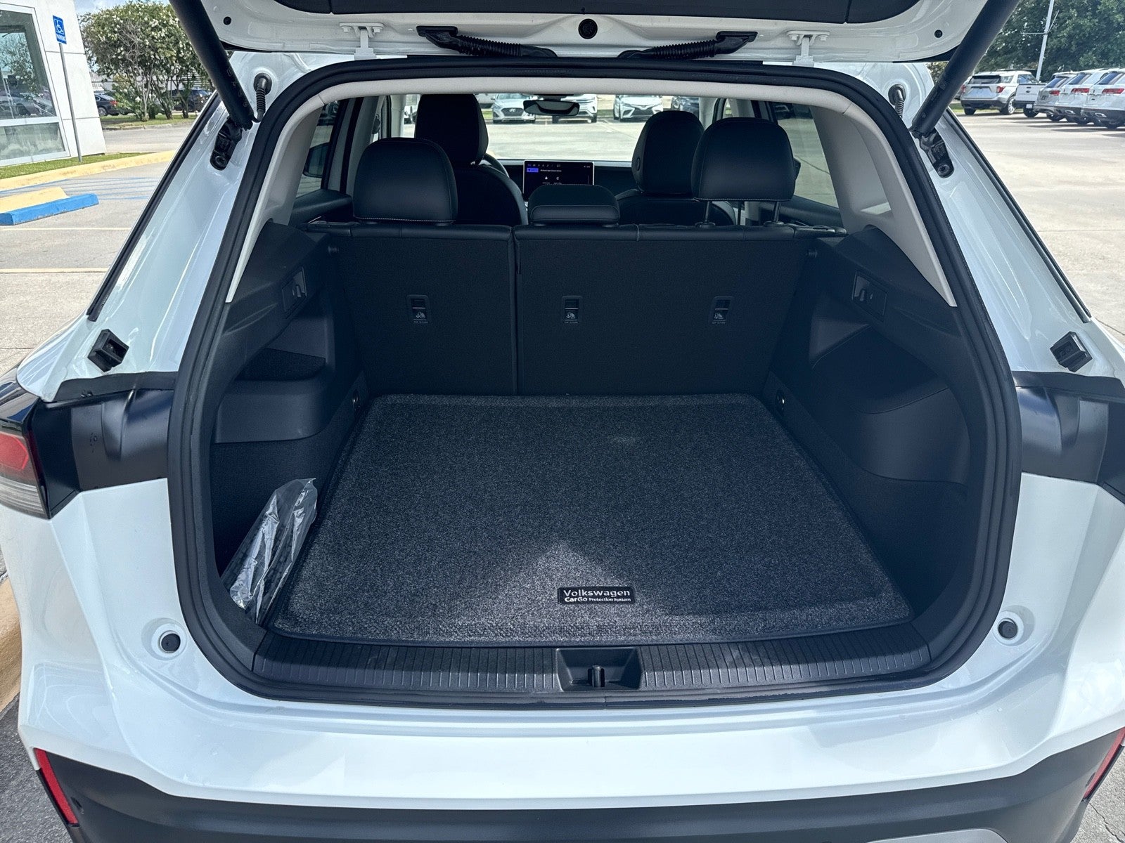 2025 Volkswagen Tiguan 2.0T SE FWD