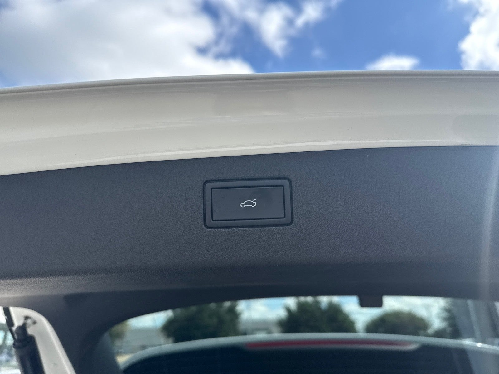 2025 Volkswagen Tiguan 2.0T SE FWD