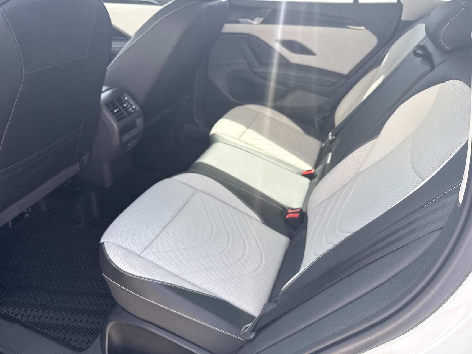 2025 Volkswagen Tiguan 2.0T SE FWD