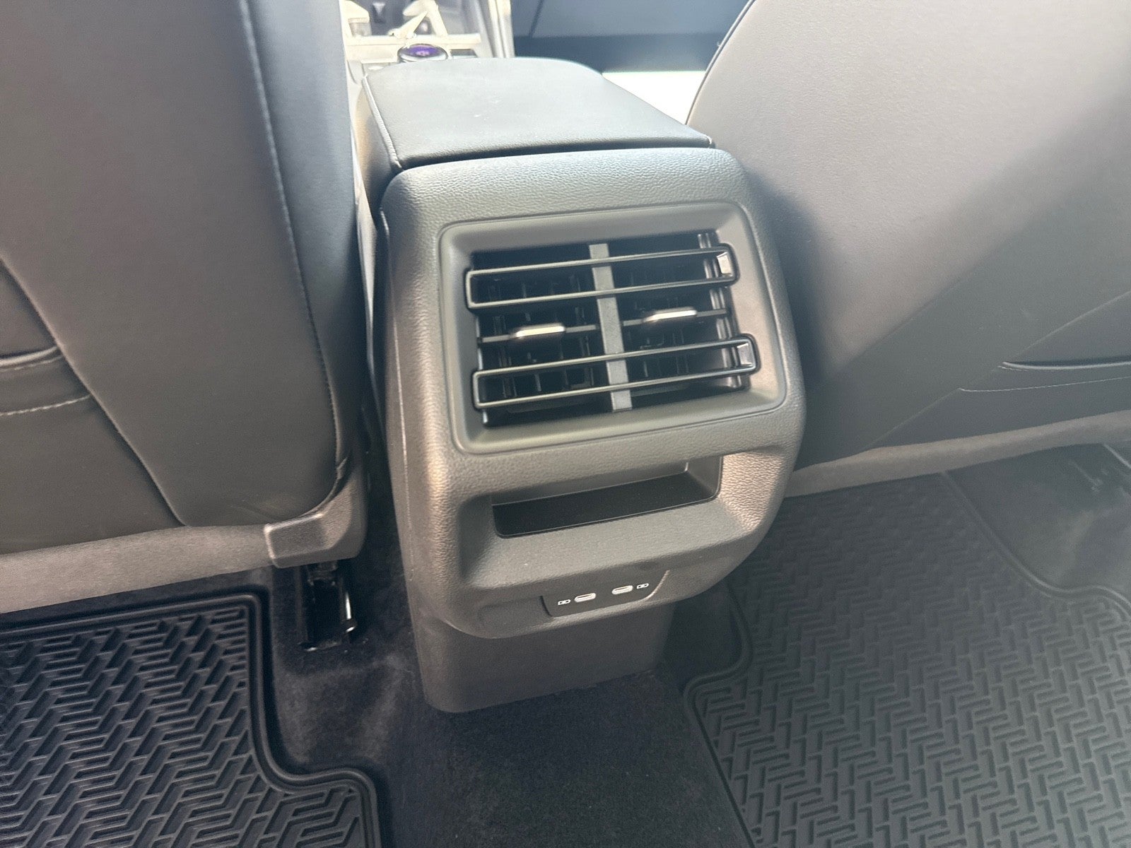 2025 Volkswagen Tiguan 2.0T SE FWD