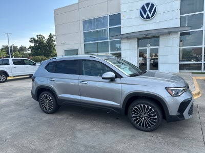 2025 Volkswagen Taos SE FWD