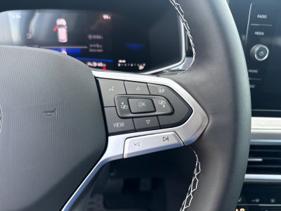 2025 Volkswagen Taos SE FWD