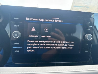 2025 Volkswagen Taos SE FWD