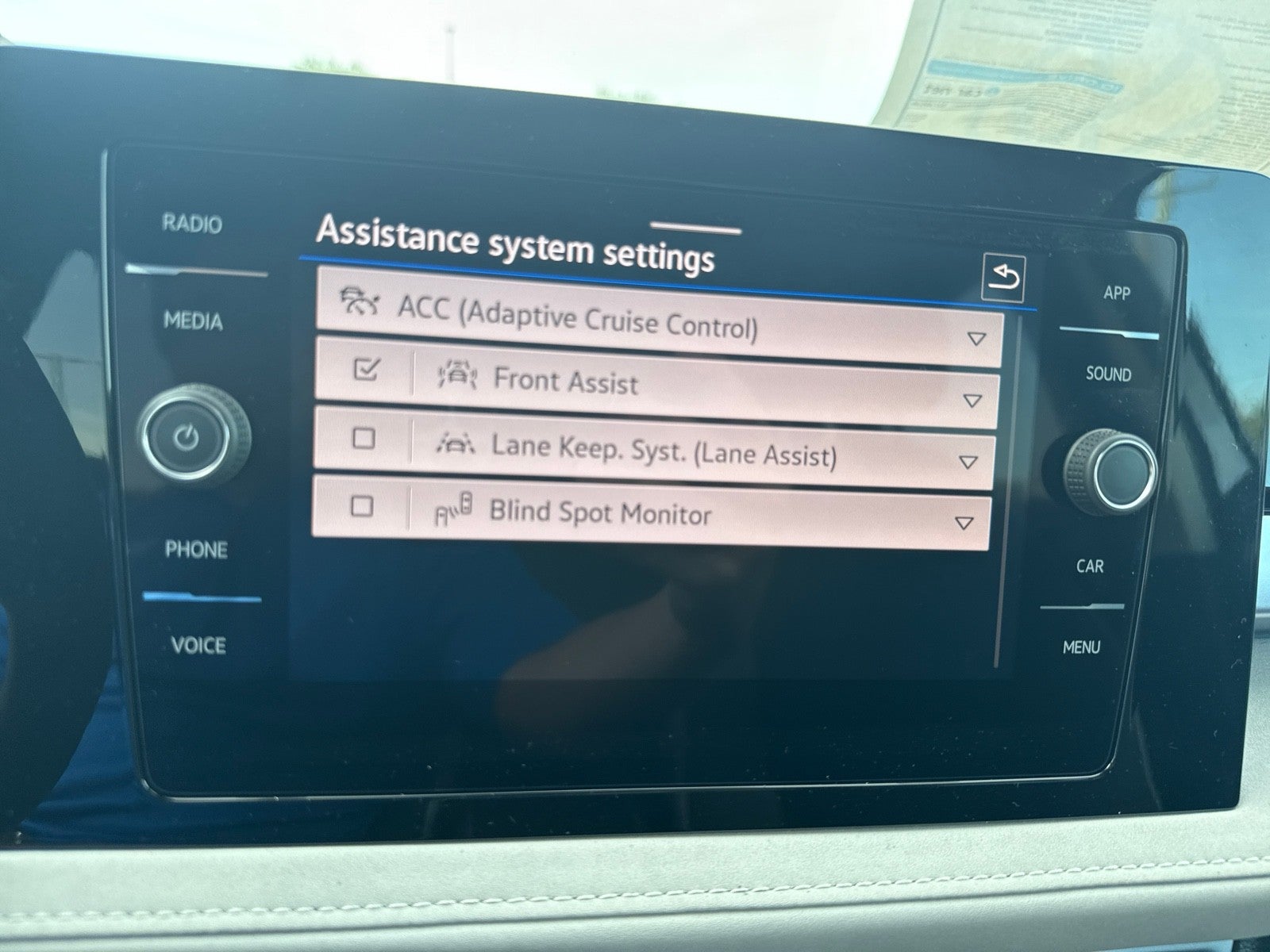 2025 Volkswagen Taos SE FWD