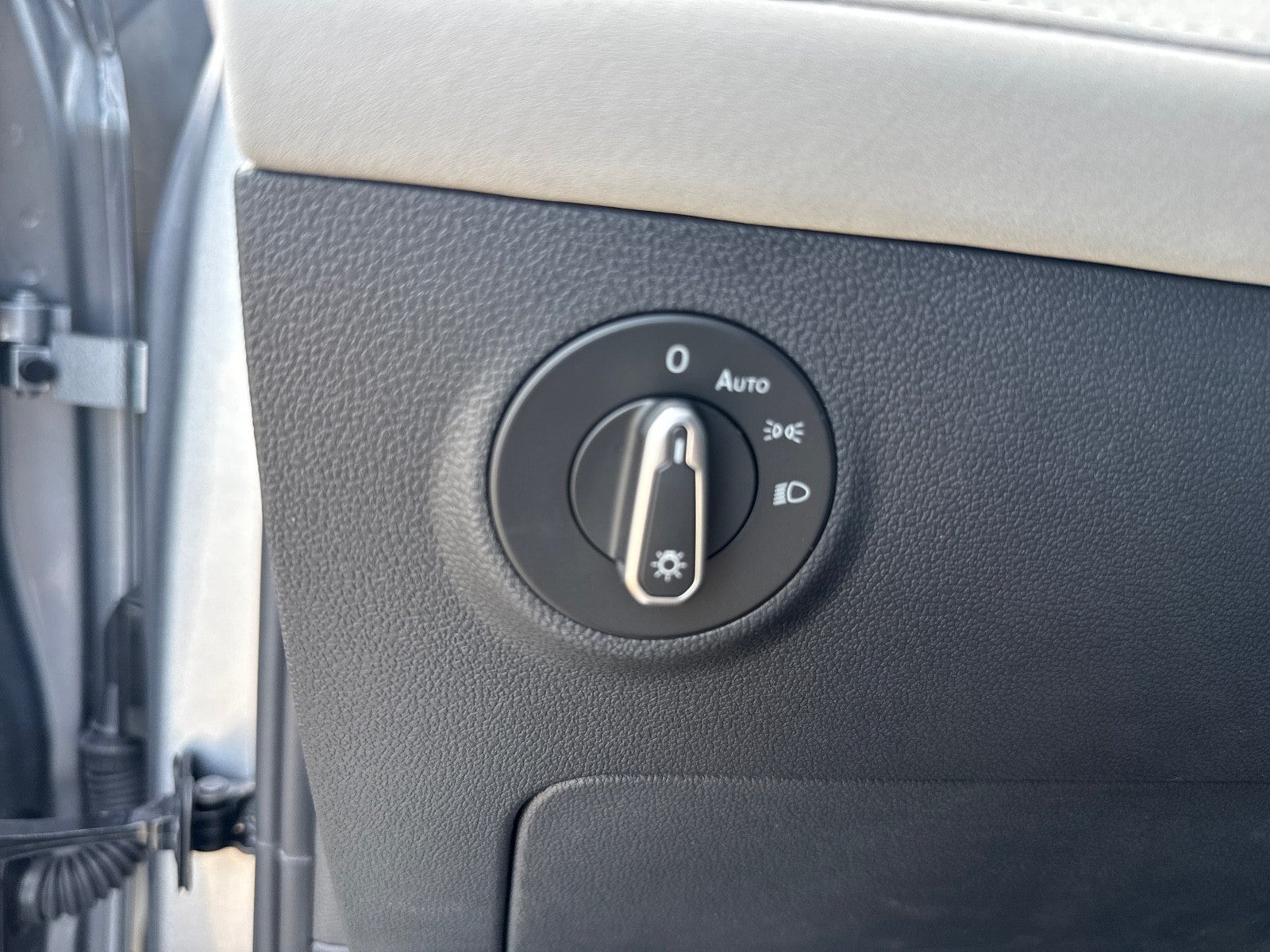 2025 Volkswagen Taos SE FWD