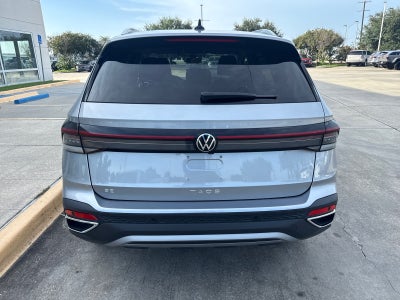 2025 Volkswagen Taos SE FWD