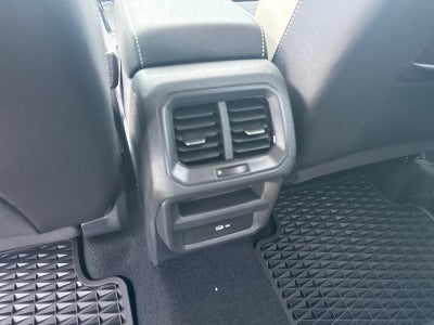 2025 Volkswagen Taos SE FWD