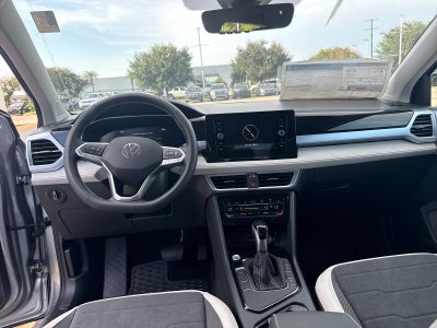 2025 Volkswagen Taos SE FWD
