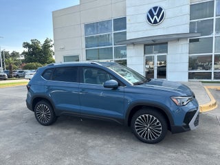 2025 Volkswagen Taos SE FWD