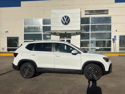 2027 Volkswagen Taos SE FWD
