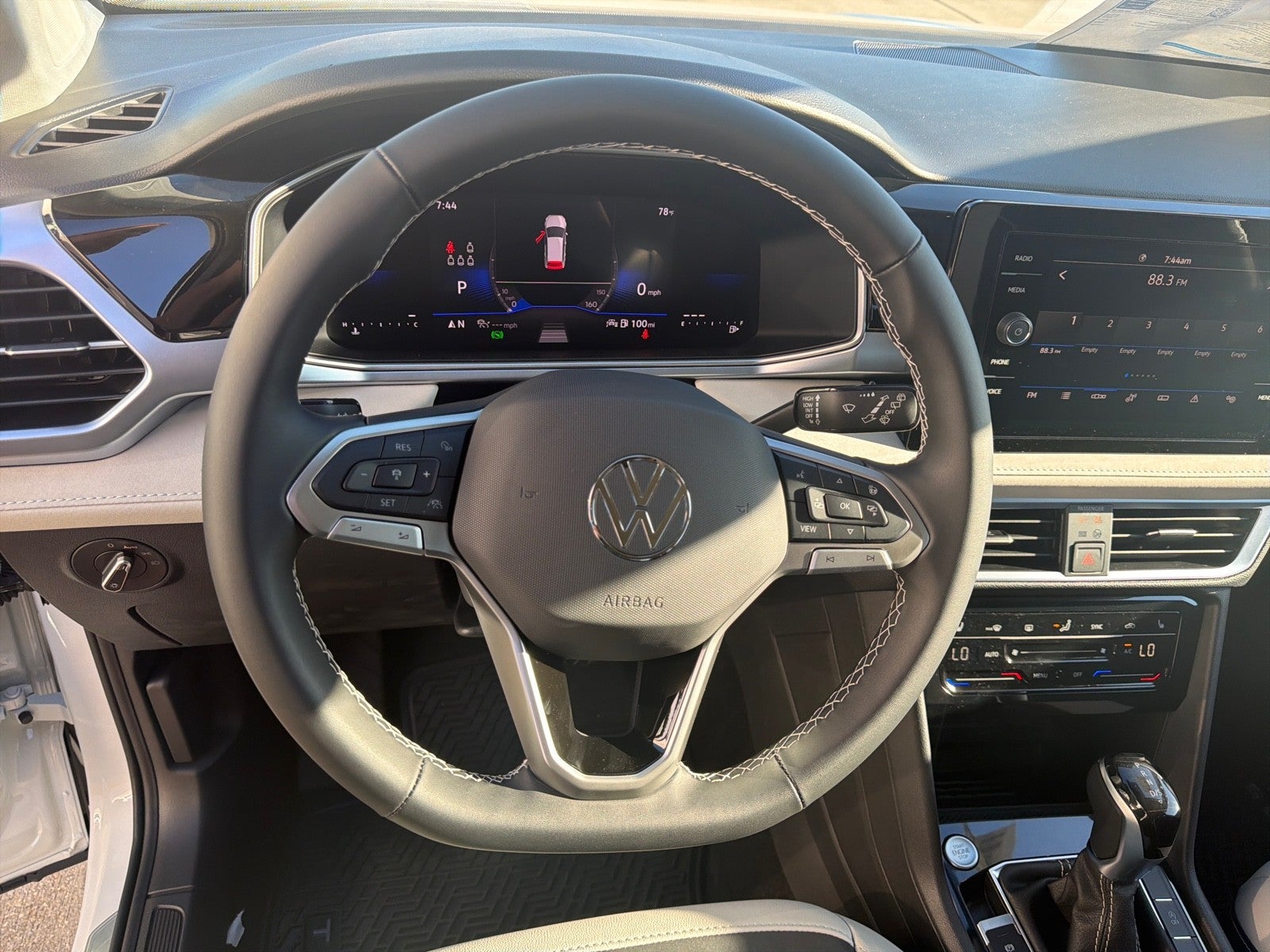 2027 Volkswagen Taos SE FWD