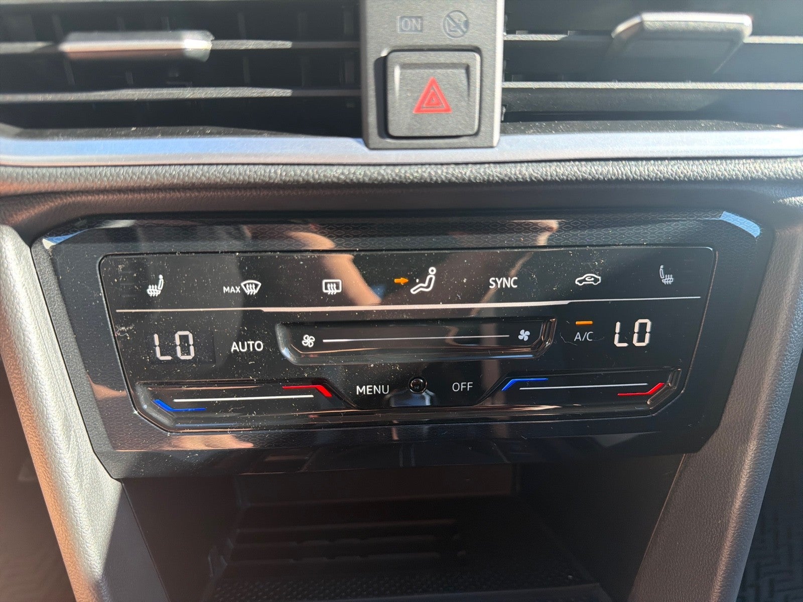 2027 Volkswagen Taos SE FWD