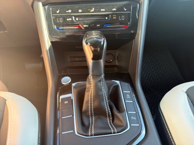 2027 Volkswagen Taos SE FWD