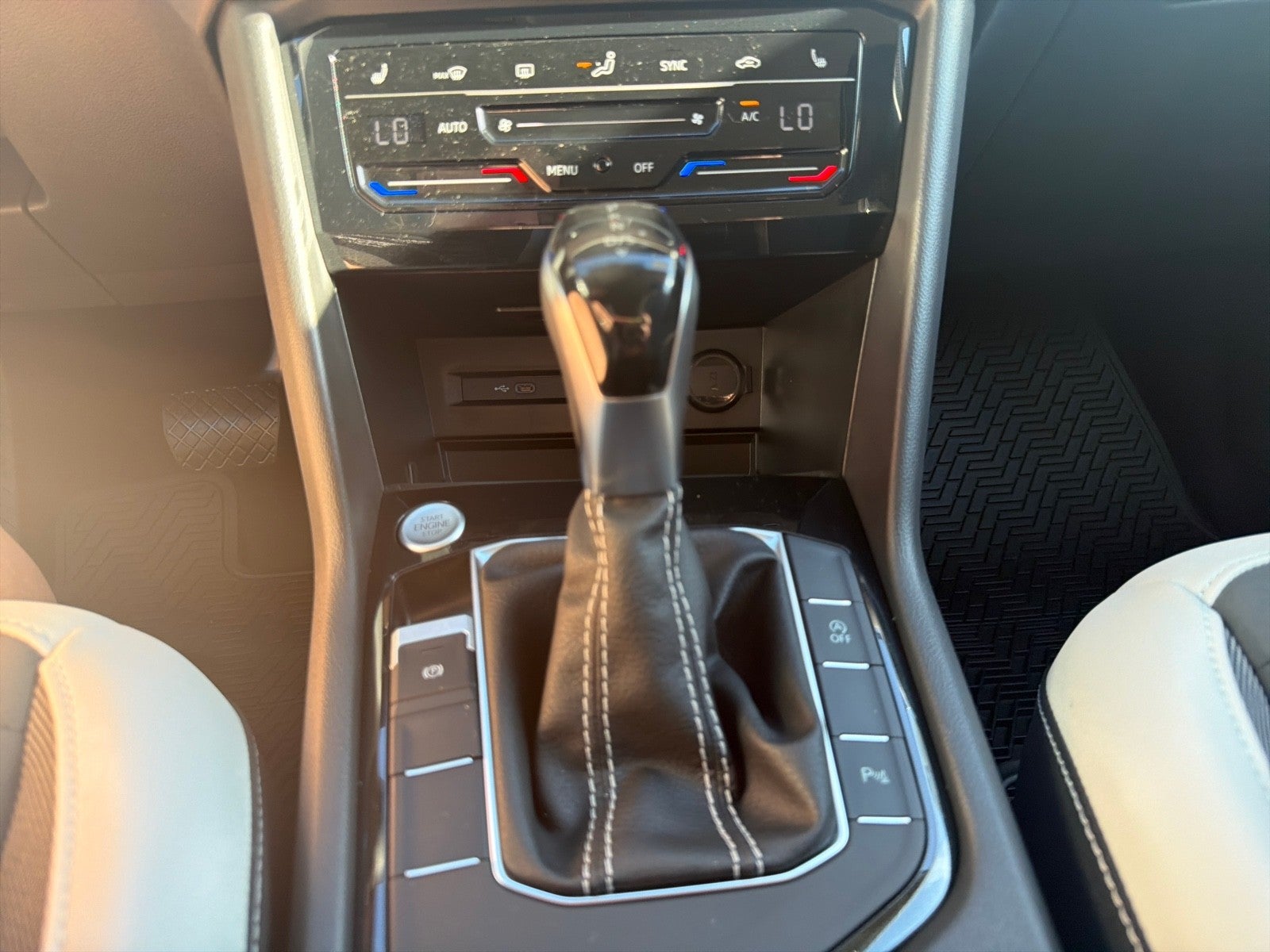 2027 Volkswagen Taos SE FWD