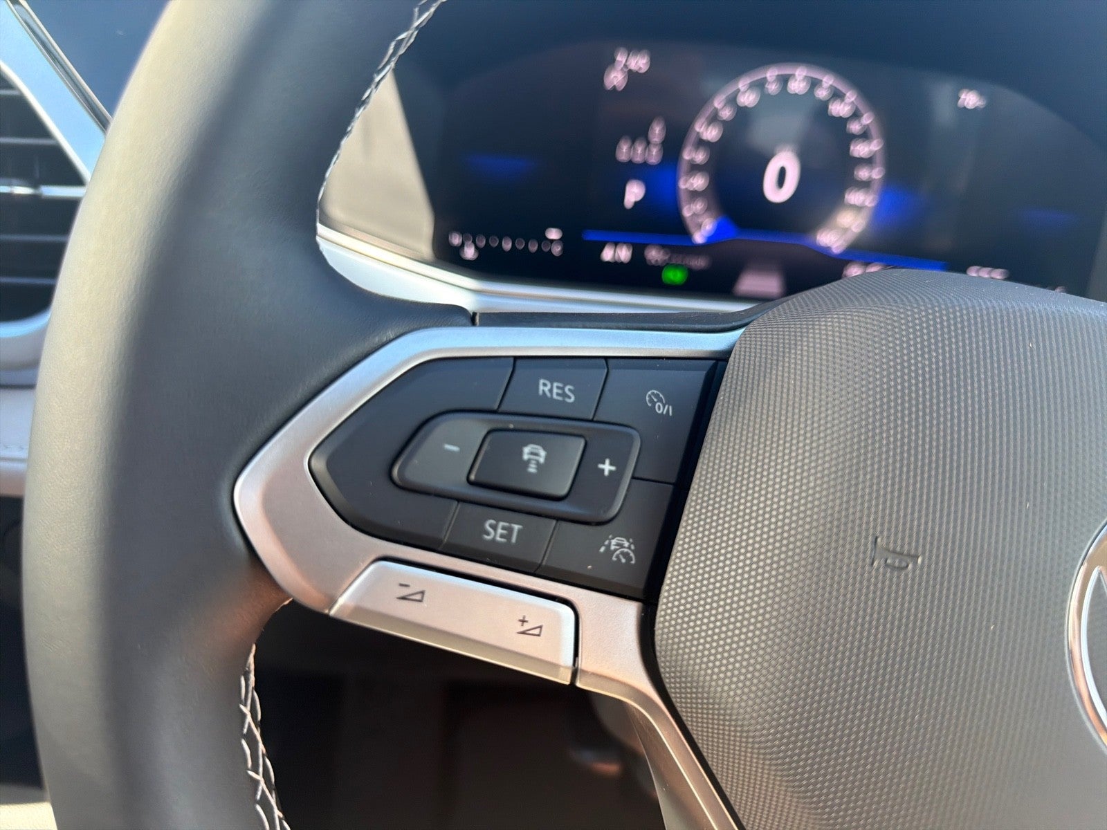 2027 Volkswagen Taos SE FWD